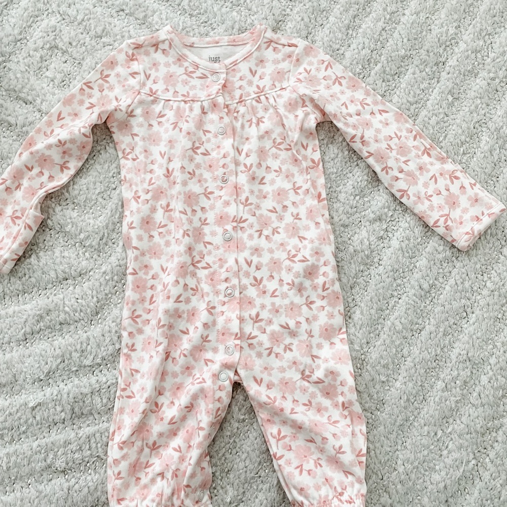 NWOT - Girl’s Flowered Snap Button Romper